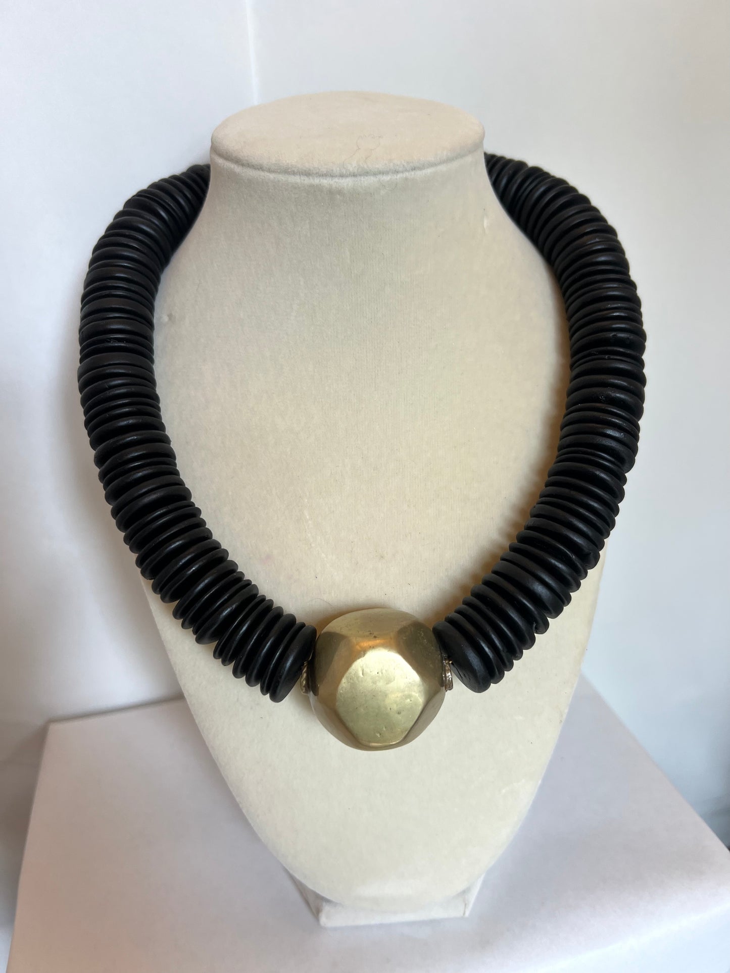 Black Coconut Shell + Large Gold Connector