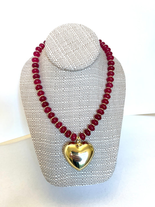 Fuschia Rondelle+Large Gold Heart Charm Necklace