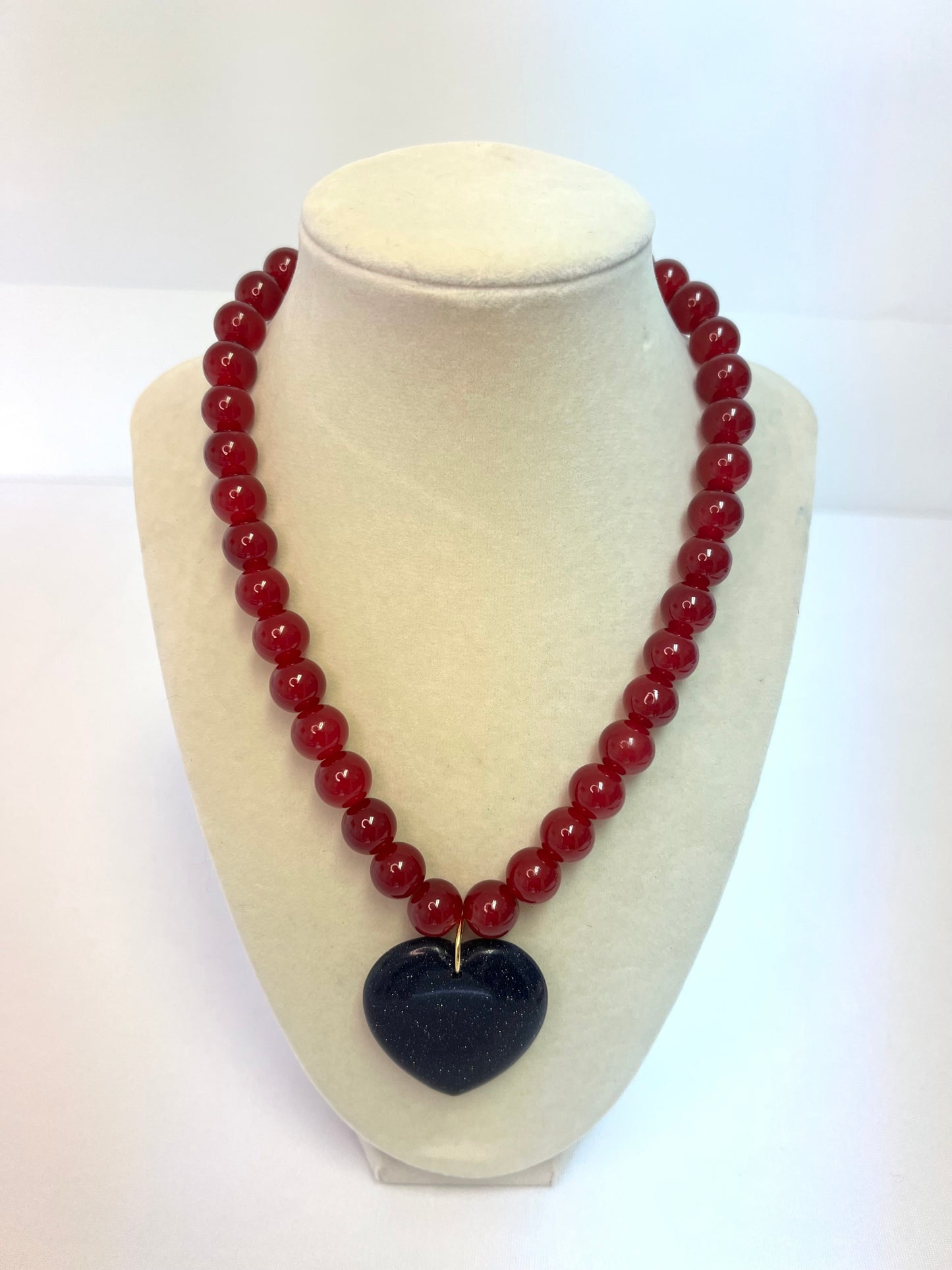 Red Beaded Necklace+Black Heart Pendant