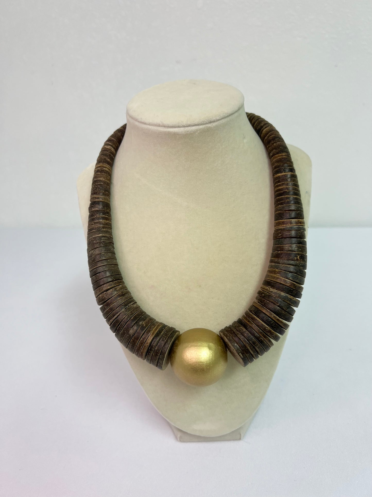 Brown Graduated Coconut Shell Necklace+Gold Connector Bead