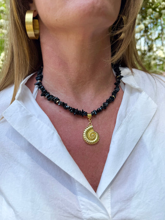 Black Heishi Bead+Gold Seashell Pendant